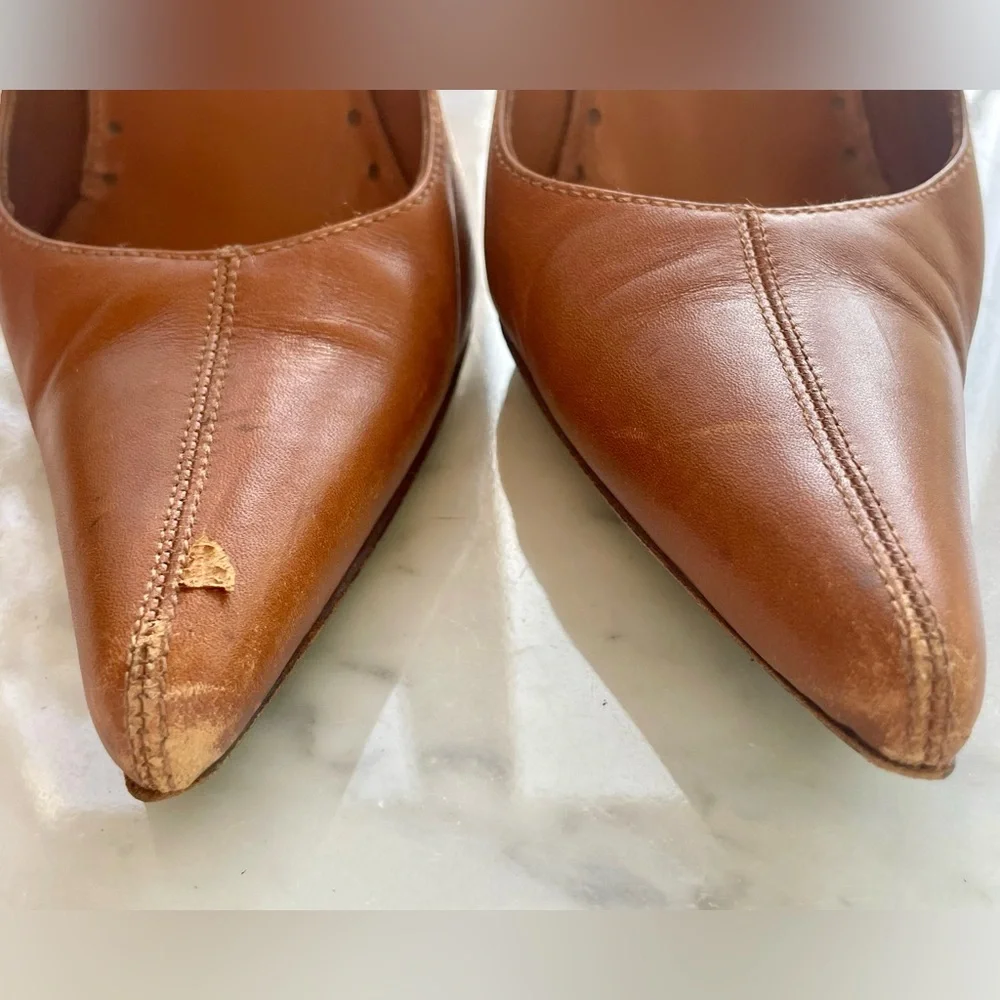 Yves Saint Laurent leather pointed toe pumps, buckle accent, needs heel taps, 37 - Picture 8 of 15